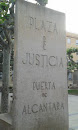 Plaza Del Justicia Puerta De Alcantara