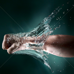 power by Geir Andersen - Abstract Water Drops & Splashes