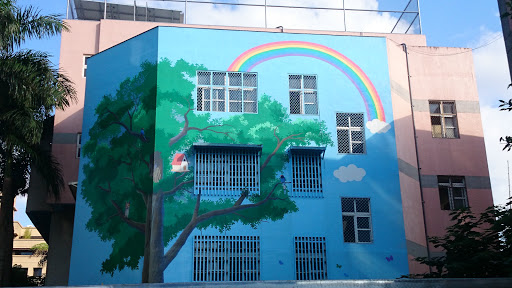 彩虹大樹好快樂壁畫