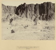 Gezicht op Deir el-Bahri op de westoever van de Nijl