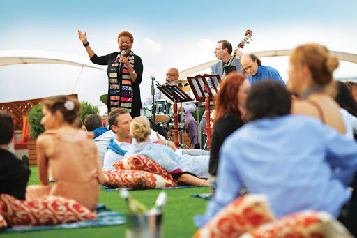 Celebrity_Silhouette_Lawn_Bowls_green - Lay down a blanket, relax with a glass of wine and listen to live music at Celebrity Silhouette's Lawn Bowls green.