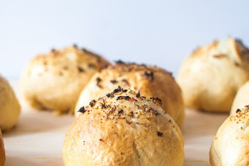 Ham &amp; Alehouse Cheddar Stuffed Bagel Rolls