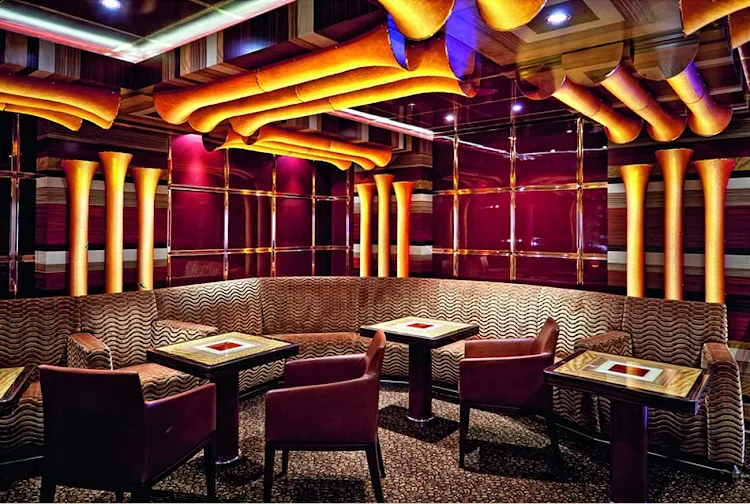 Costa Fascinosa hosts 13 bars and lounges.