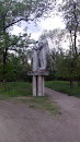Памятник Космонавту