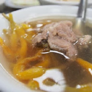 梁記嘉義雞肉飯