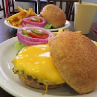 Lazy Bird 美式餐廳