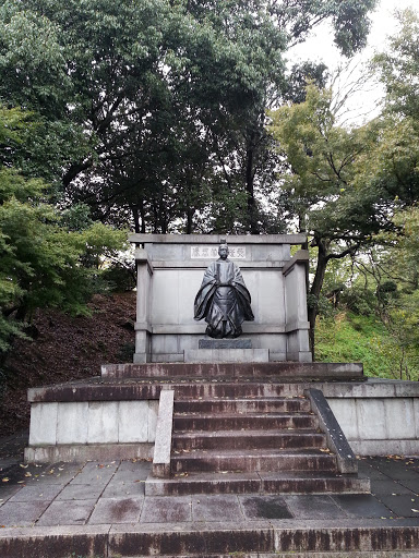 琴陵宥常銅像