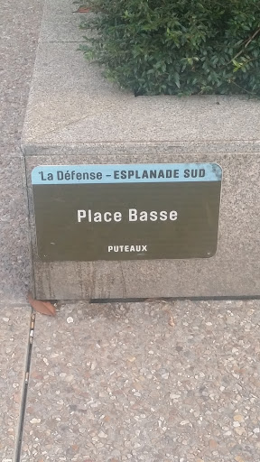 Place Basse De La Defense