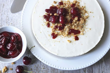 Low-fat cherry cheesecake