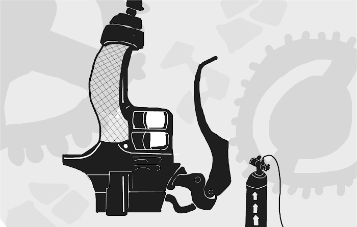 Manoeuvre Gear Handle + Small Pump (don't know why it's so small) :s