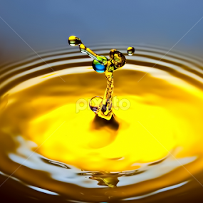 by Muhamad Firman - Abstract Water Drops & Splashes