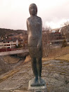 Statue of Bente