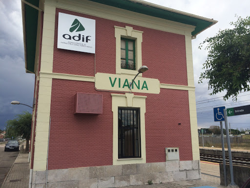 Estación De Tren De Viana