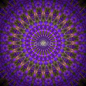 lavendar circle design by Marjorie Speiser - Illustration Abstract & Patterns