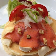 Uzna Omom 杏桃鬆餅屋(中壢大江店)