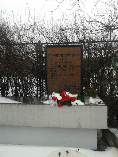 Zamordowanym przez hitlerowców dziesięciu Polakom - 1942