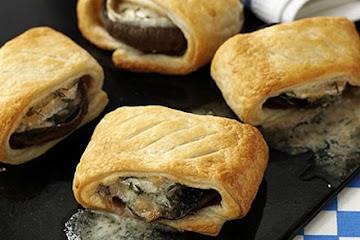 Cheese & thyme wrapped mushrooms