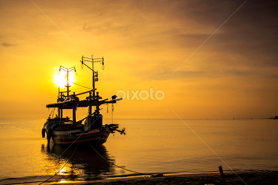 Hangatnya Pagi by I Ketut  Sadia - Transportation Boats