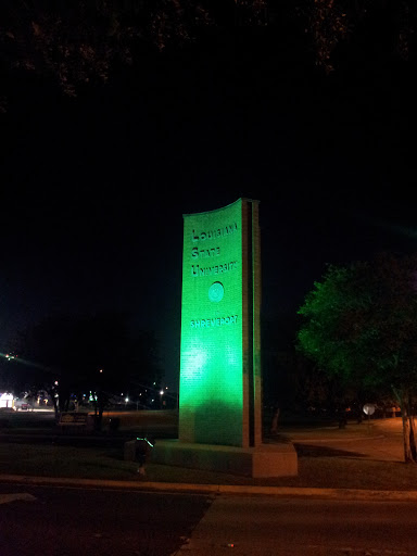 LSU-S Entrance Statue