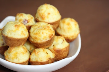 Pepperoni Pizza Puffs