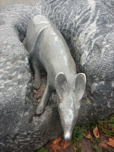 Rat-sculpture