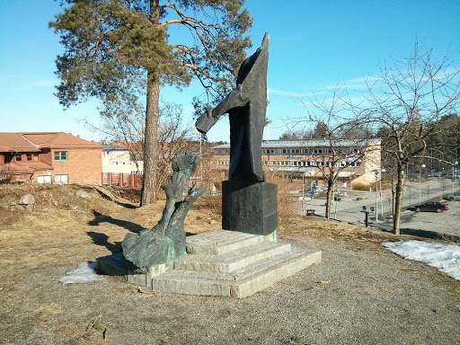 Raoul Wallenberg Statue