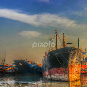 pelabuhan gresik by Rizal Debby - Transportation Other