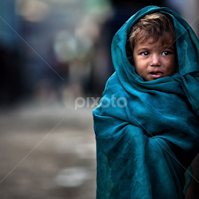 Alone in The Slum  by Alessandro Bergamini - Babies & Children Children Candids