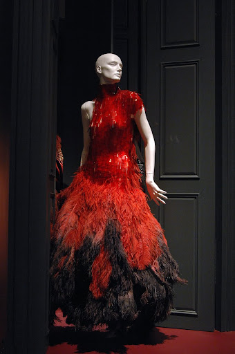 Evening dress - Alexander McQueen — Google Arts & Culture