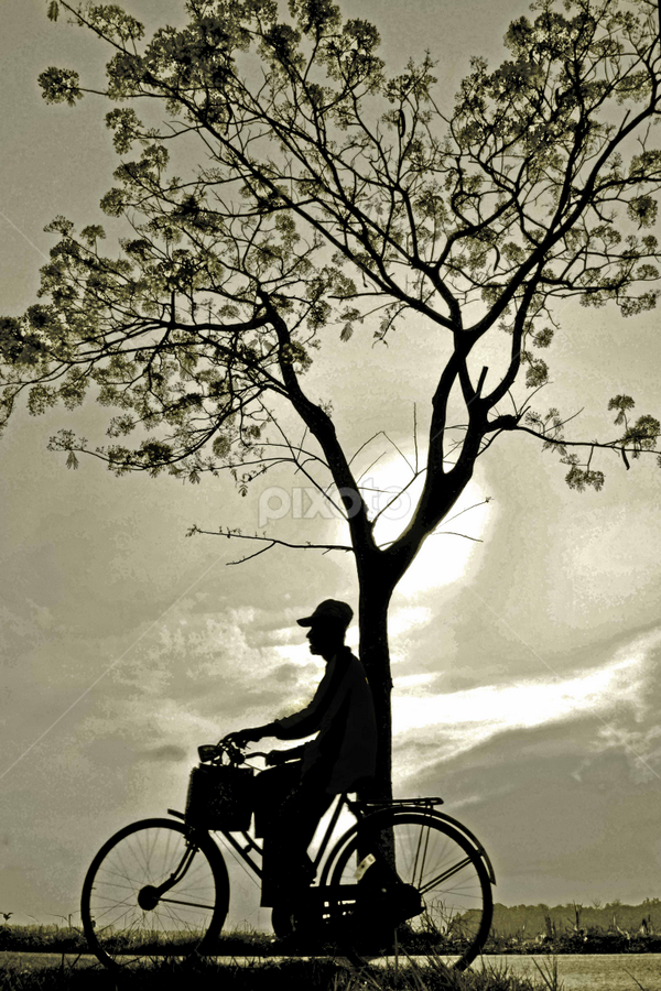 berangkat kerja by Rio Marhendra - People Professional People