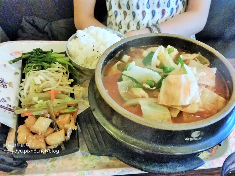 高雄老店家-韓式美食館，無敵澎派大碗