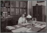 Sam van Musschenbroek in zijn werkkamer