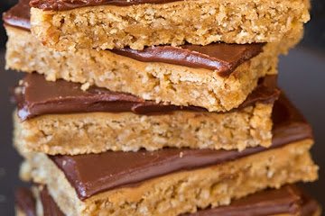 Peanut Butter Bars {with Chocolate Frosting}