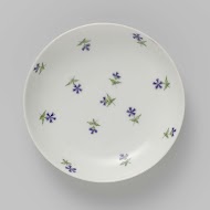 Schotel, beschilderd met korenbloemen