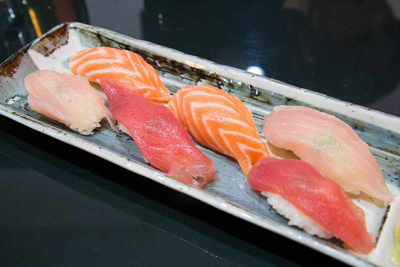 江戶子日本料理 店面寬敞、平價消費~ 生魚片握壽司CP值高!