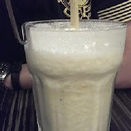鯊魚咬吐司