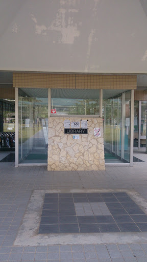 名桜大学図書館