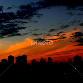 Final de tarde com lindos formatos. by Lígia Halmenschlager - Landscapes Cloud Formations