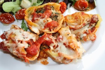 Stuffed Shells with Ricotta, Spinach, and Portobello Mushrooms