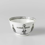 Klokvormige kop met een voorstelling van de kruisiging