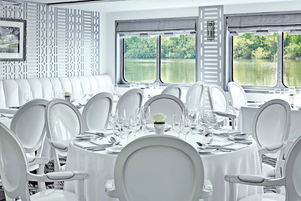 Uniworld-River-Ambassador-restaurant - The lavish design and calming atmosphere of The A's restaurant will impress as you embark on your European cruise.