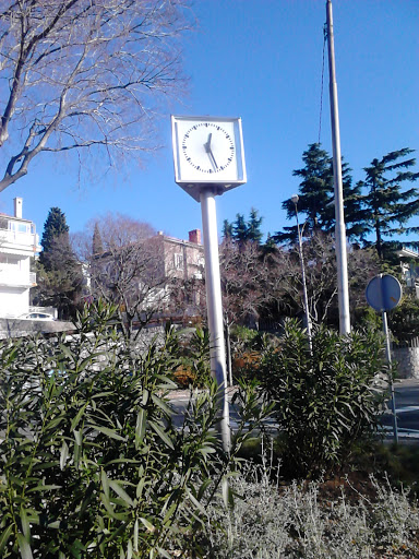 Clock Pecine 