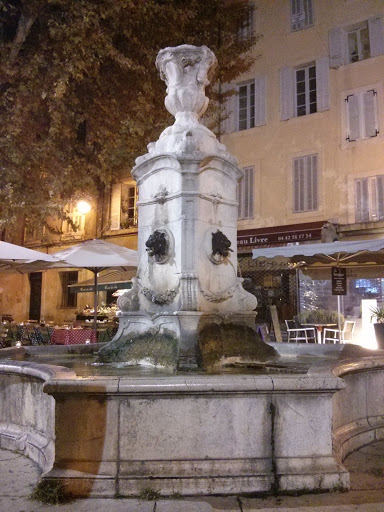 Fontaine Des Tanneurs