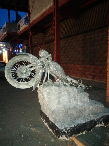 Памятник Мертвому Мотоциклисту