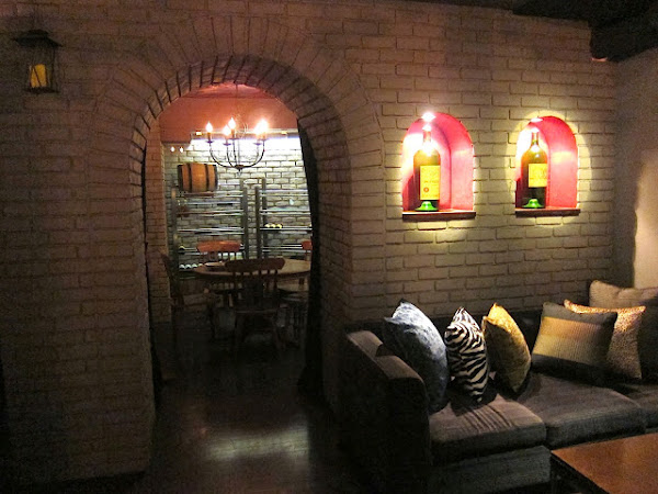 台北市美食推薦shaka Loungebar 酒窖風氣氛一百分 好想搬回家 Shaka 絲黛小姐s 愛食記