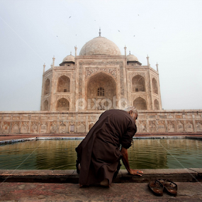 Prayer by Alessandro Bergamini - People Street & Candids
