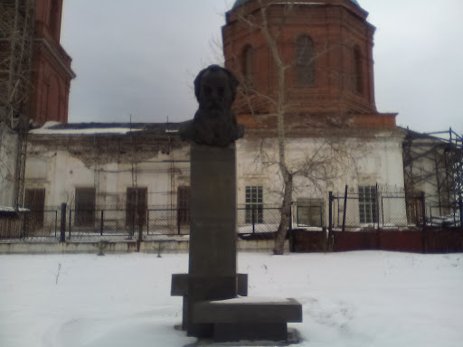 Памятник Павлу Петровичу Бажову