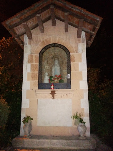 Madonnina Del Centenario Della Madonna Di Lourdes