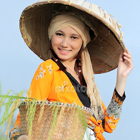 Gadis Petani by Irvan Blue-Ray - People Portraits of Women
