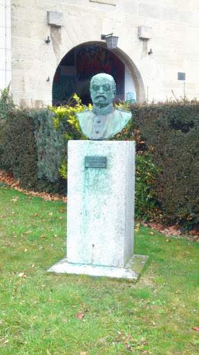 Buste du Colonel Henri Lecomte